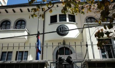 Van tras docentes y clanes familiares que operan en universidades públicas