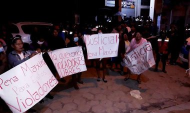 Se desborda la violencia en Yapacaní, pobladores sacan al acusado de violación del juzgado para castigarlo y se lo llevan a la plaza
