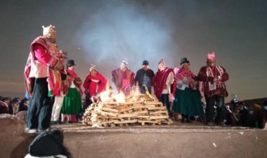 Arce y Evo reciben los primeros rayos del sol en Tiwanaku