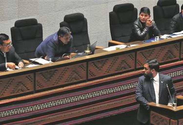 El MAS interpela al ministro Eduardo del Castillo, pero luego lo libera de la censura