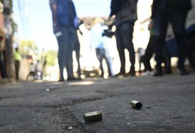 Dos heridos de bala en el operativo de la recaptura de los reos; la concubina también fue detenida