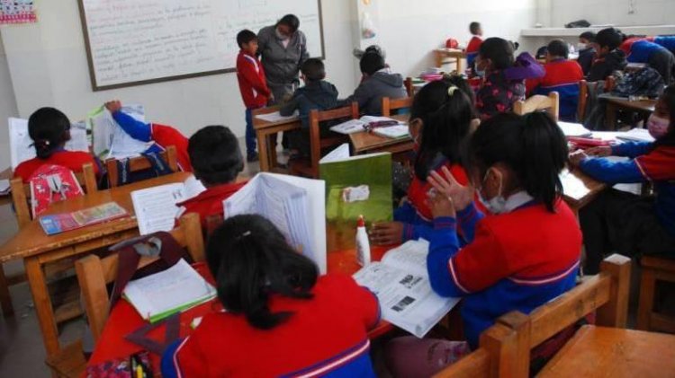 Educación advierte a maestros con sanciones si dan tarea en vacaciones