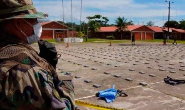 La turba en Shinahota robó 7 armas a los policías