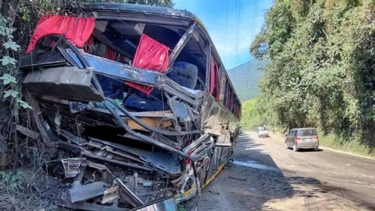 Bus choca en el sector de Locotal y deja un muerto y más de una decena de heridos