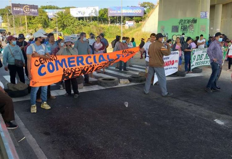 Gremiales de todo el país protestan en rechazo al proyecto de Ley 249