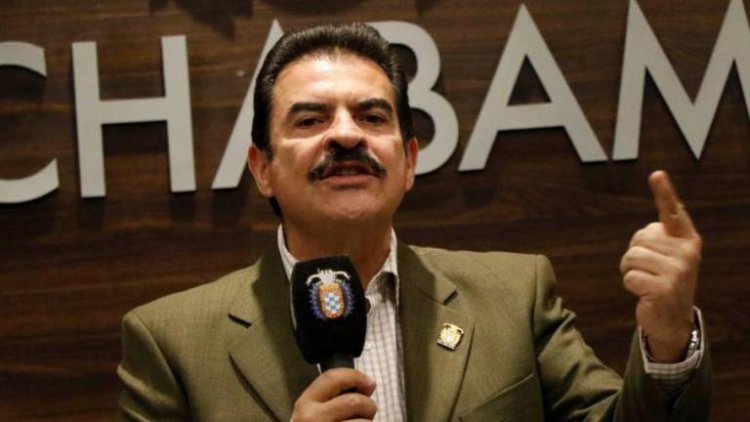 Sentencian a Manfred Reyes Villa a un mes de cárcel por un caso de hace 25 años