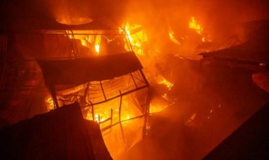 Santa Cruz: Incendio en el Mutualista arrasa con un centenar de puestos y deja cuantiosas pérdidas