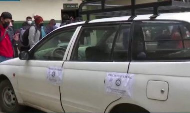 Policía aprehende a una pareja que atracaba a bordo de un taxi en El Alto