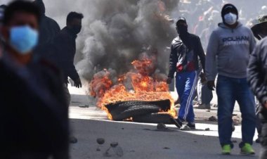 Con dinamitas y gases, cocaleros y policías vuelven a enfrentarse en Villa El Carmen