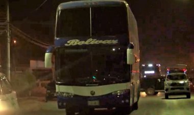 Interceptan a un bus que circulaba sin luces en plena carretera