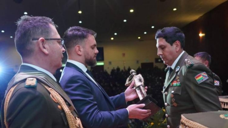 Aprehenden al policía que fue condecorado por la captura de Misael Nallar