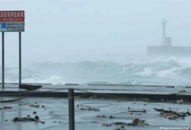 Tifón Nanmadol paraliza tráfico aéreo y terrestre en Japón