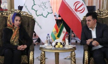 Bolivia apoya régimen iraní, que reprime protestas de mujeres