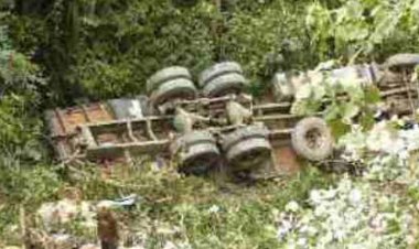 Cochabamba: Un minibús se embarranca, 4 mueren y 7 salen heridos