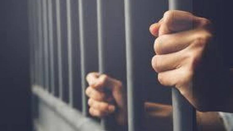 Aprehenden a un abogado acusado de abusar a una menor de edad