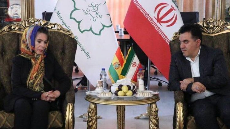 Bolivia apoya régimen iraní, que reprime protestas de mujeres