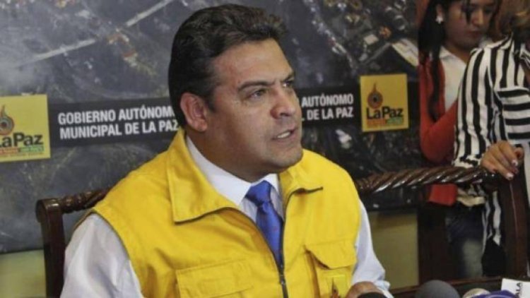 Fiscalía imputa a Revilla por supuesto sobreprecio en la adquisición de 61 buses PumaKatari