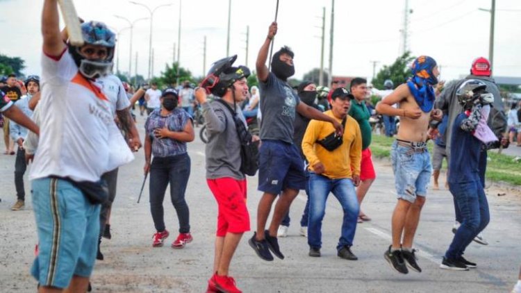 MAS moviliza a campesinos, transporte y gremiales; pide la renuncia de Camacho
