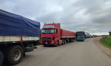 Gobierno advierte con reversión de tierras por el freno a envío de alimentos de Santa Cruz