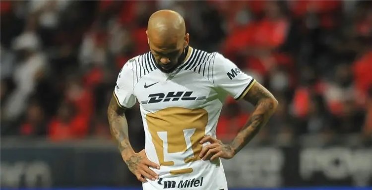 Pumas de México rescinde contrato de Dani Alves tras ser detenido por presunta agresión a una mujer