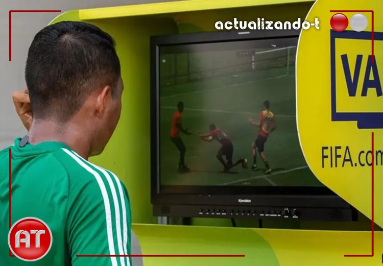 Los árbitros explicarán las decisiones VAR a los hinchas