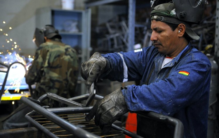 El pago de incremento salarial retroactivo a enero debe efectivizarse hasta el 31 de mayo