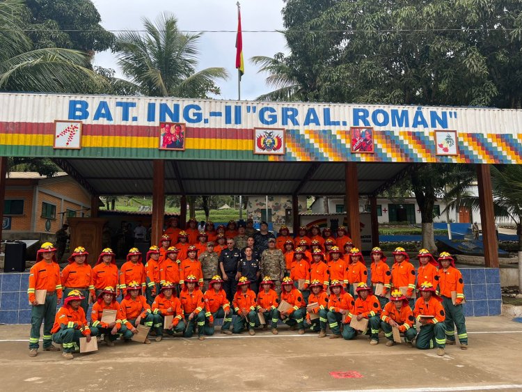 50 instructores concluyen Curso Contra Incendios y fortalecen la capacidad de los bomberos forestales.