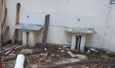 Baños insalubres ponen en riesgo la salud de niños y niñas deportistas en Tarija
