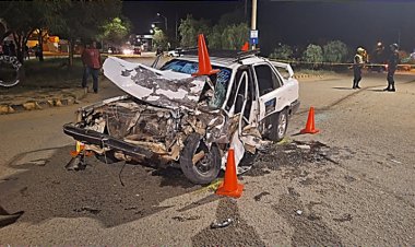 Personal de la Aduana chocó un radio móvil en Tarija y se dieron a la fuga, pusieron en riesgo la vida de 4 ciudadanos