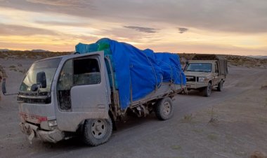 Militares del CEO-LCC  incautaron Fardos de ropa usada, telas y un vehículo