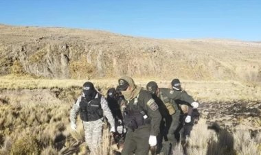 ¡Macabro hallazgo! Rescatan el cuerpo de una mujer totalmente calcinado en un barranco de La Paz