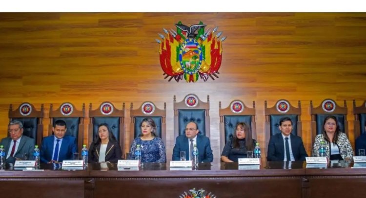 Renuncian dos magistrados del Tribunal Constitucional Plurinacional en medio de controversia por prórroga de mandato