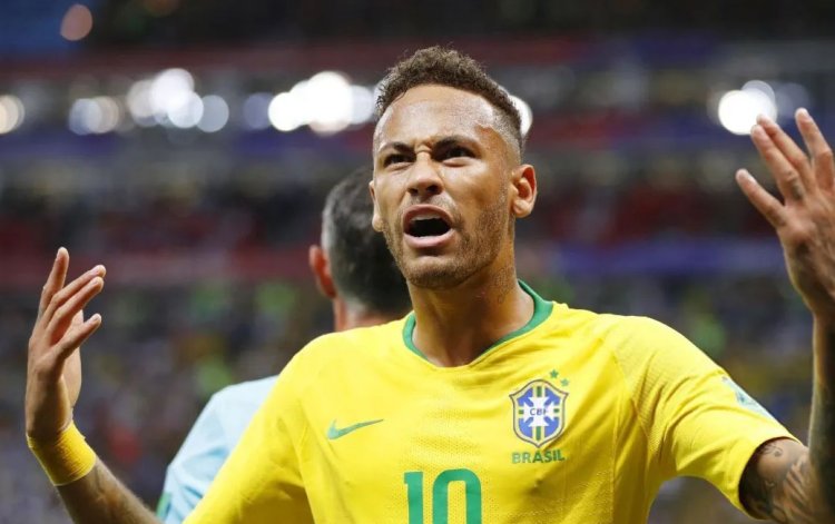 Exmodelo dice que conoció a Neymar en Santa Cruz y le pide $us 4 millones por la paternidad de su hija de 10 años