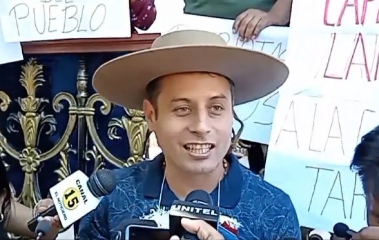 El capitán de policía Edman Lara, llego a Tarija para presentar su Proyecto Político.