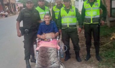 Infractores realizaron trabajo comunitario en favor de un atleta boliviano en silla de ruedas.