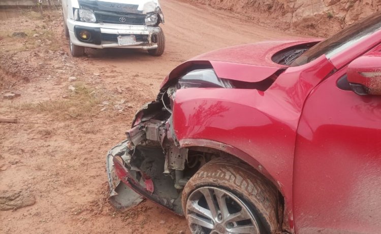 Accidente vehicular en la ruta Tarija - Caraparí deja heridos y daños materiales de consideración.