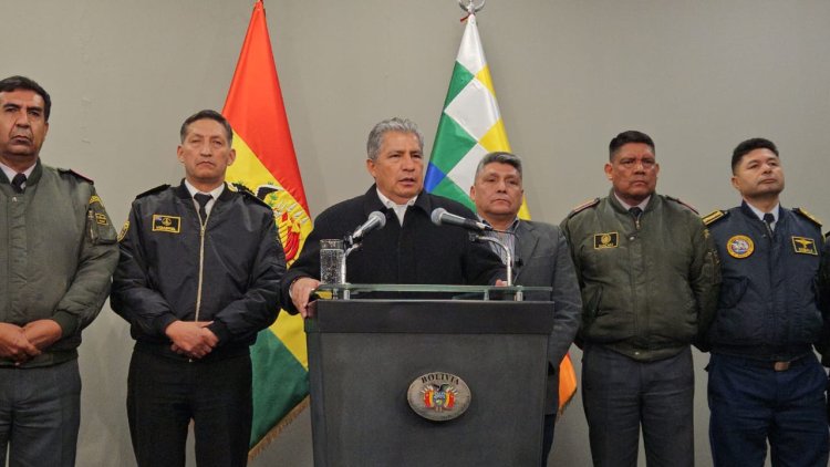 Ministro de Defensa instruye severa investigación militar del golpe fallido y recomienda a la población retomar la normalidad