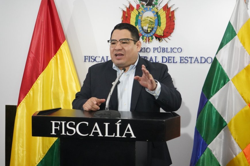 FISCAL GENERAL DEL ESTADO ROGER MARIACA TOMÓ POSESIÓN DE SU DESPACHO EN SUCRE