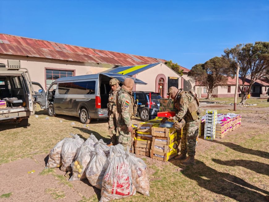 Militares comisan dos camiones con mercadería nueva, un minibús con frutas y dos vehículos chutos.