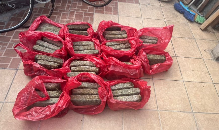 Un Sujeto Fue Sorprendido Escondiendo Droga En Su Domicilio En La Ciudad De Sucre.