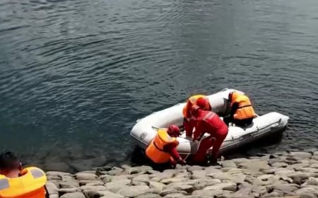 Tres jóvenes pierdieron la vida tras la caída de un vehículo en una laguna.