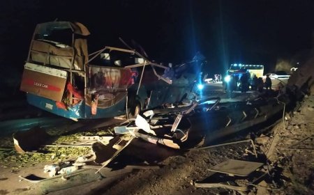 Accidente de tránsito de un bus de la empresa 23 de Marzo que viajaba de Villa Charcas a Sucre deja daños fatales