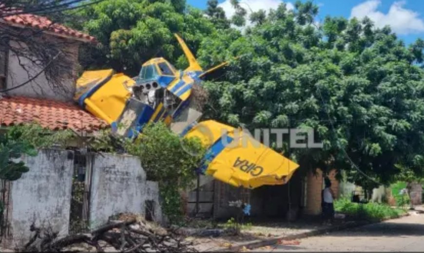 Avioneta cae sobre una casa en Santa Cruz de la Sierra y deja sin luz a vecinos.