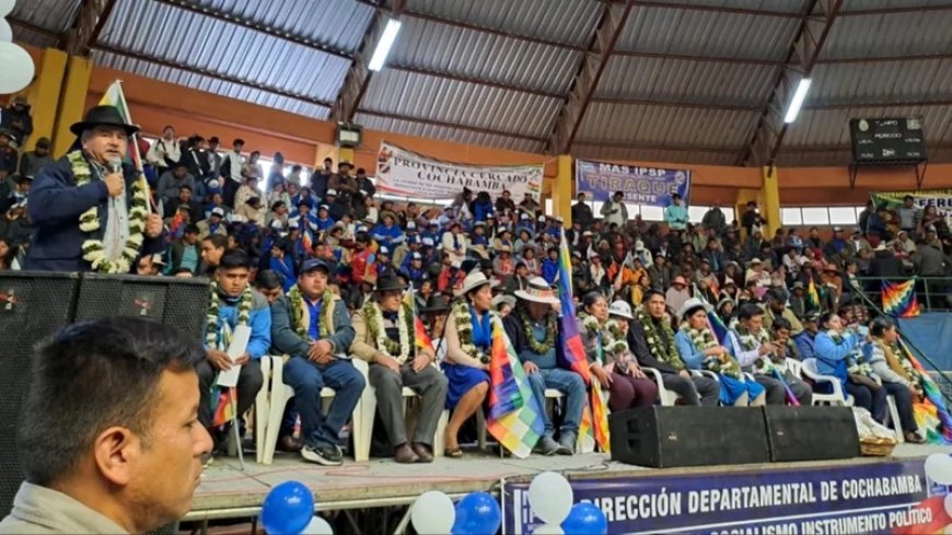 Evo encomienda a Andrónico encabezar su campaña y afirma que "no hay plan B" sobre su candidatura