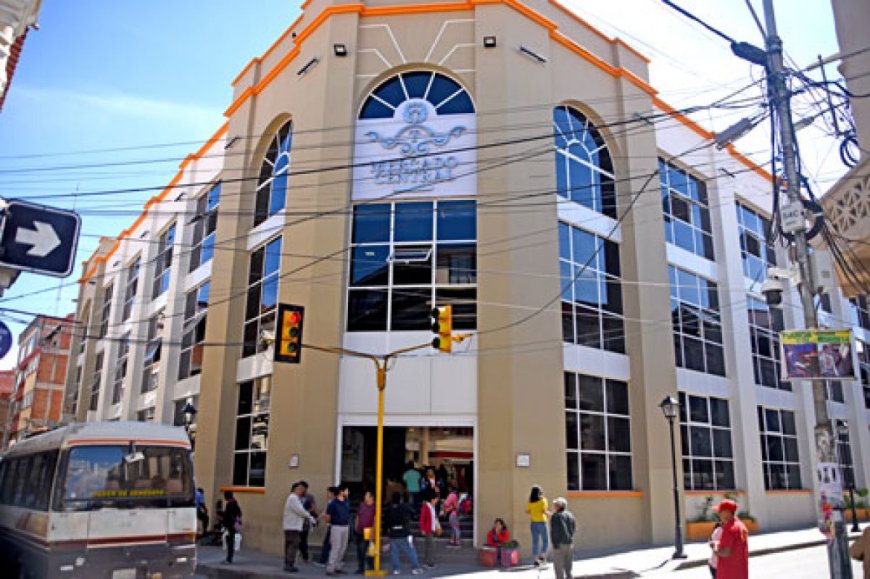 Pierde la vida una adulta mayor en el baño del Mercado Central de Tarija