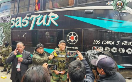 La FELCN decomisa 40 paquetes de cocaína y detiene a dos personas en operativo en transporte público.