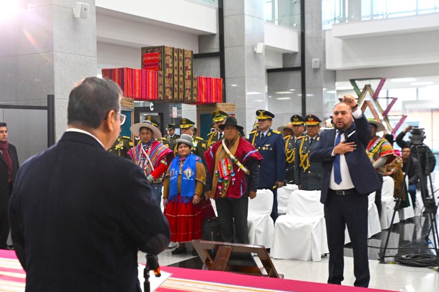 Roberto Ríos asume como nuevo ministro de Gobierno en reemplazo de Del Castillo