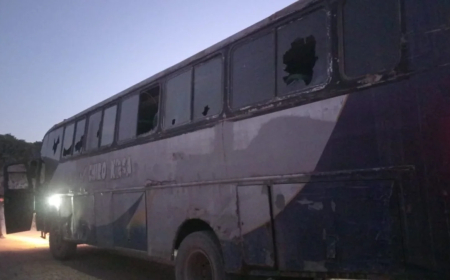 Violencia en las rutas: ‘Evistas’ apedrean bus con pasajeros en Cochabamba