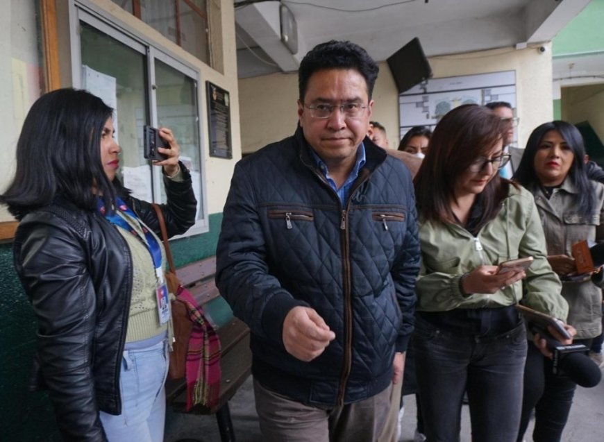 Juez determina cinco meses de prisión preventiva para el exministro César Siles