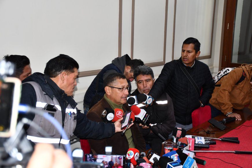 Gobernador Oscar Montes llama a priorizar el bienestar del país por encima de intereses partidarios
